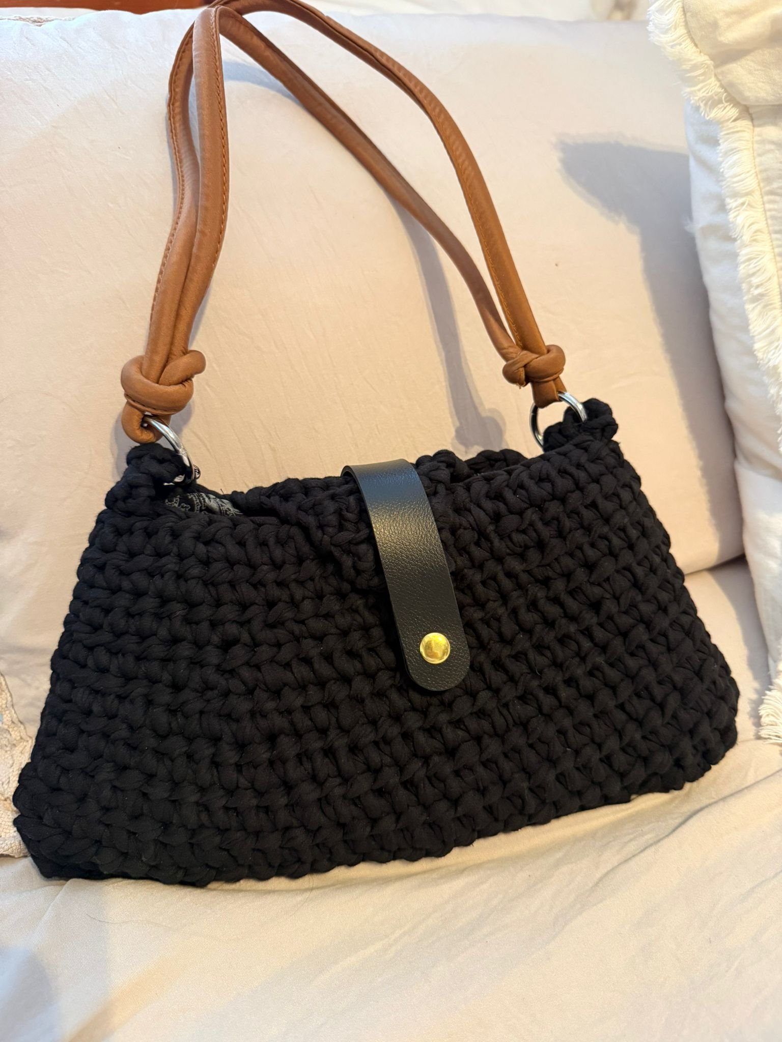 Bolso Black Leather Strap Bag